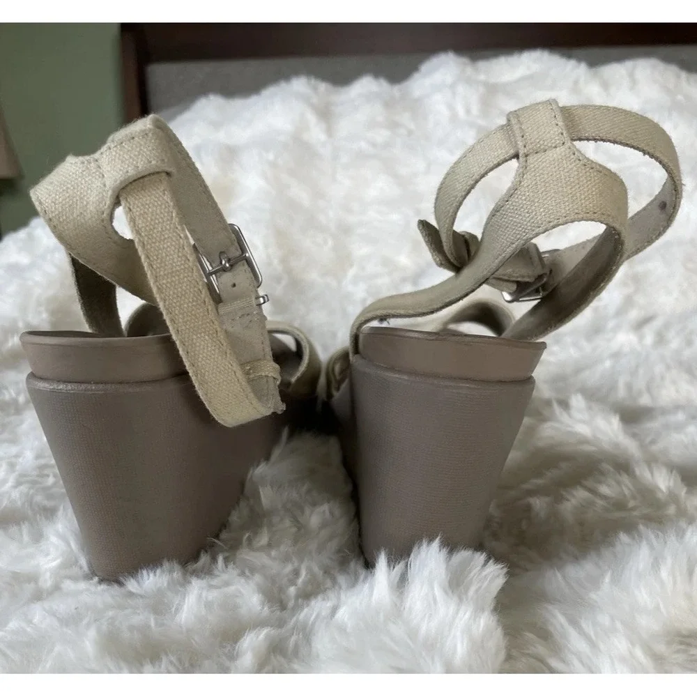 Crocs Leigh II Crossstrap Wedge Sandal Women's Size 9 Oatmeal/Mushroom